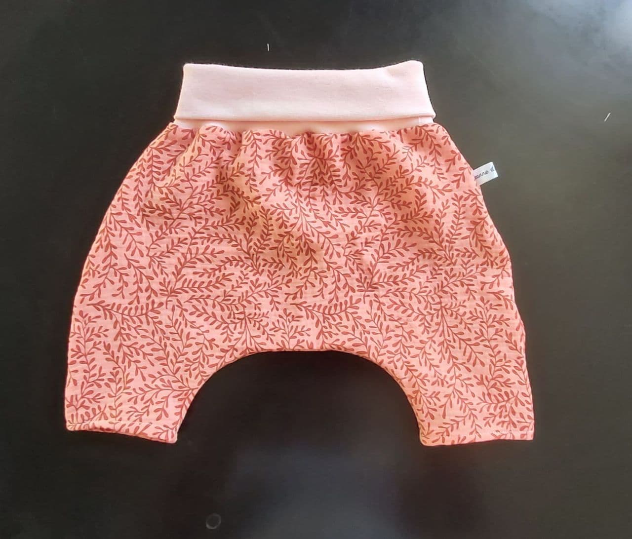 short gaze de coton rose fleuri T6/12 mois